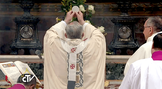 Pope Francis offering Mass “ad orientem” on the Feast of the Baptism of the Lord, 12 January 2014 (photo courtesy of the Facebook page of Msgr. Guido Marini)