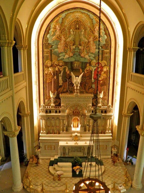 Altar in Blessed Sacrament chapel of Saint Joseph Chapel, Milwaukee